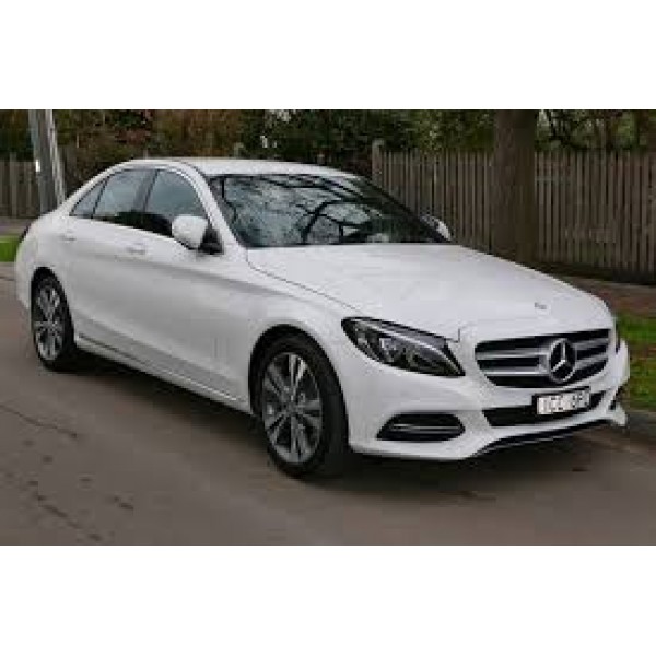 Sucata Mercedes C180 2016 - Carro batido para venda de peças